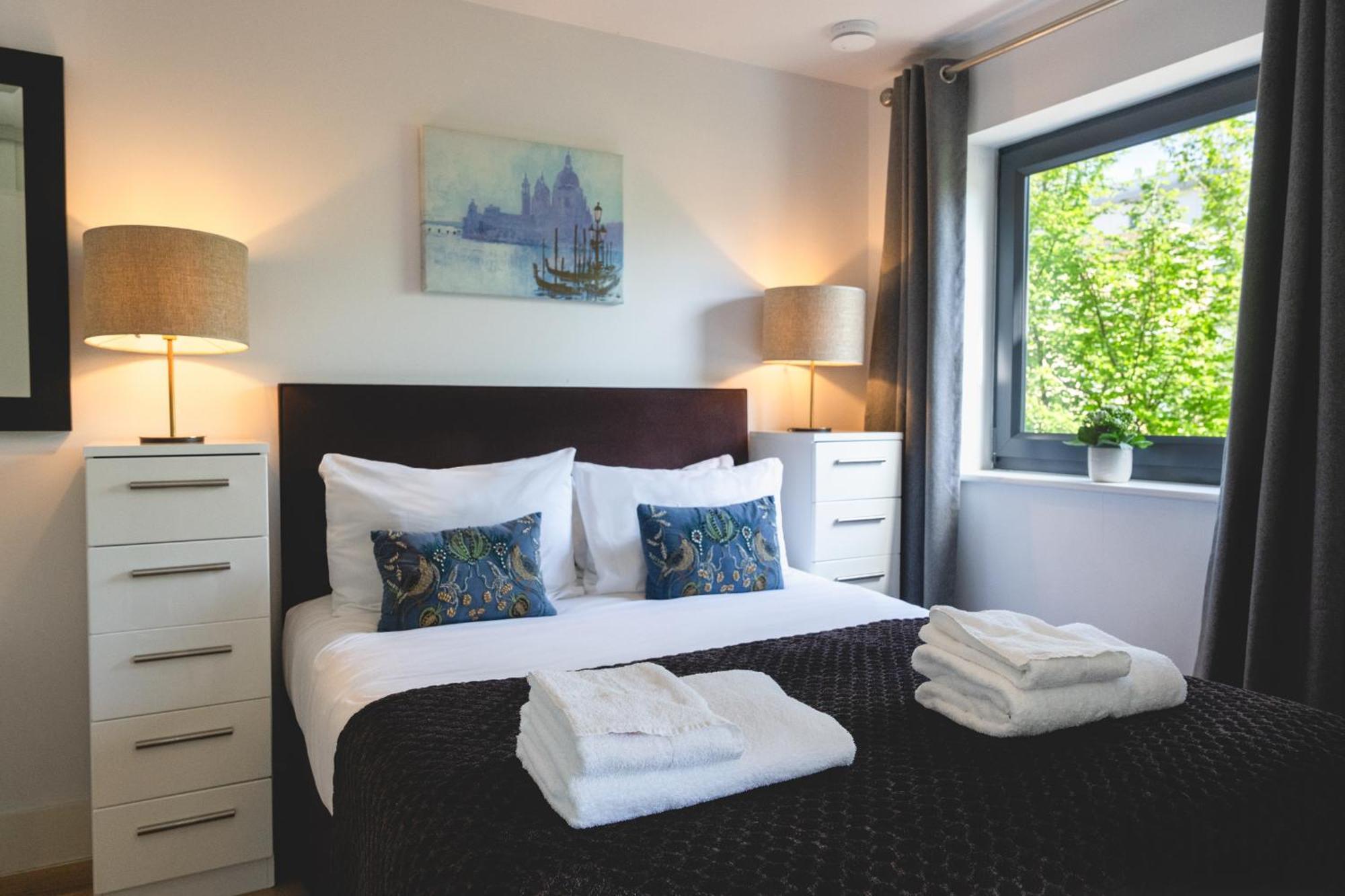 Your Space - Eden House Apartment CBG